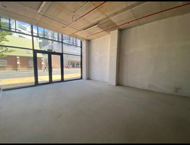 112M² RETAIL TO LET IN CLAREMONT